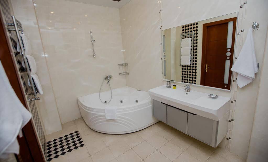Astola Hotel باكو المظهر الخارجي الصورة